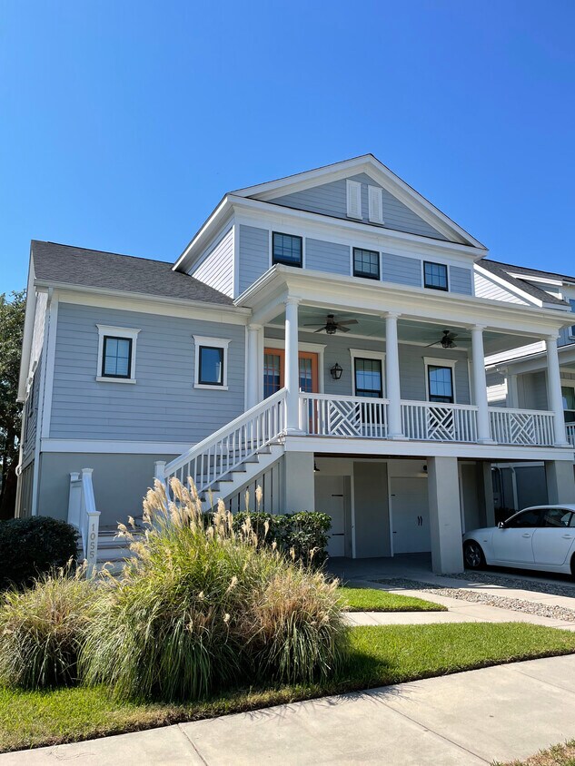Primary Photo - 1055 Hills Plantation Dr