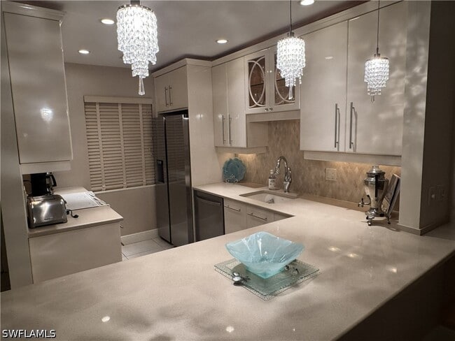 Foto del edificio - 1666 Osprey Ave