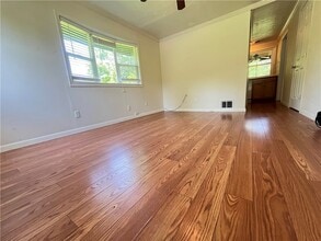 Building Photo - 520 Etna Rd