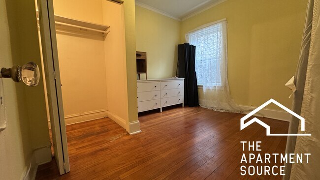 Foto del edificio - 5821 N Glenwood Ave