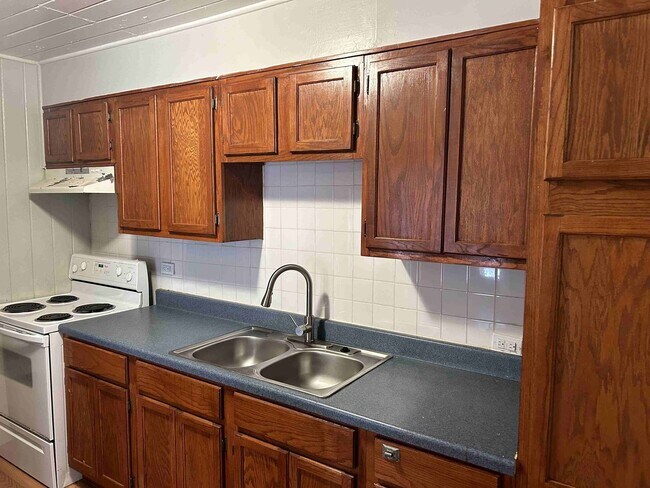 Foto del edificio - 3-Bedroom Home with Large Yard – Close to ...