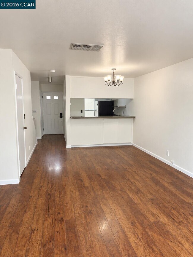 Foto del edificio - 651 Moraga Rd