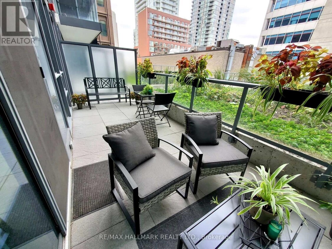Photo principale - 30-330 Roehampton Ave