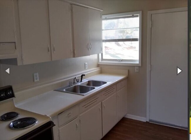 Foto del edificio - 318 Ashwood Dr
