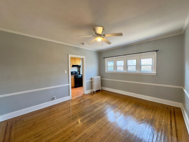 Foto del edificio - Charming 3 Bedroom/2 Bathroom Townhome in Ednor Gardens-Lakeside, MD!