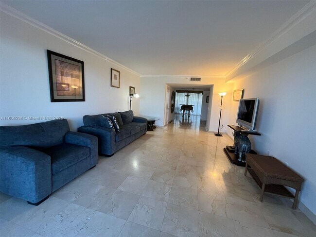 Building Photo - 17555 Collins Ave