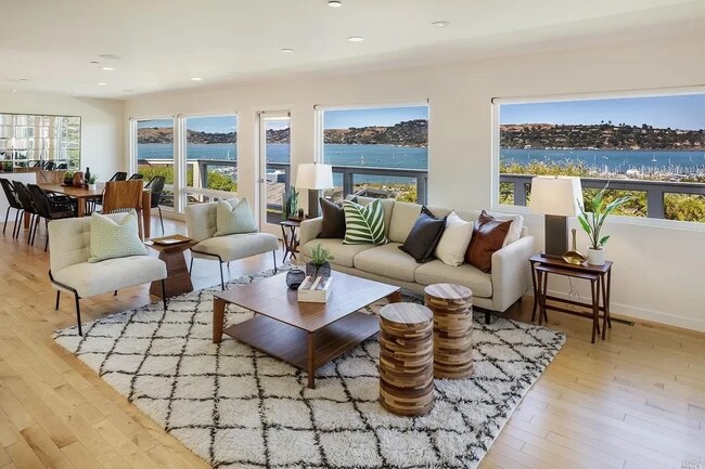 Foto del edificio - 118 Cazneau Ave