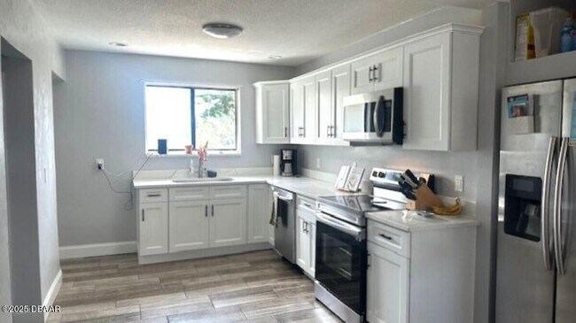 Foto del edificio - 2714 Dach Ave