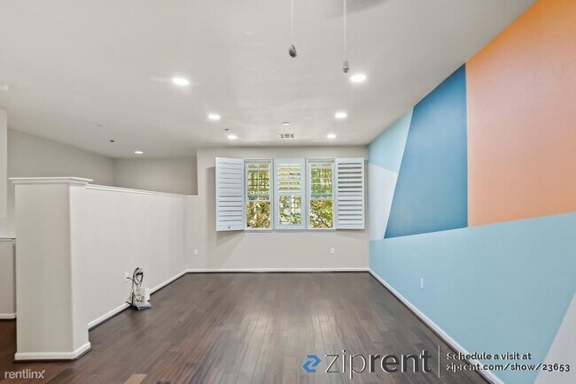 Foto del edificio - 3 br, 2.5 bath Townhome - 215 Birch Creek ...