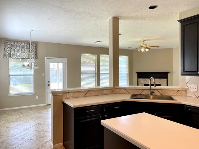 Foto del edificio - 5124 Arborwood Dr