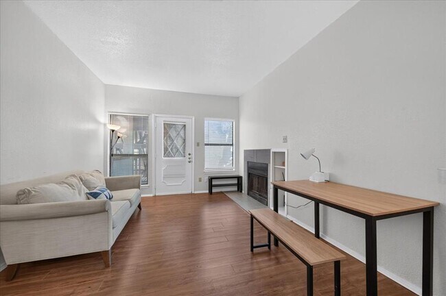 Foto del edificio - 806 W 24th St