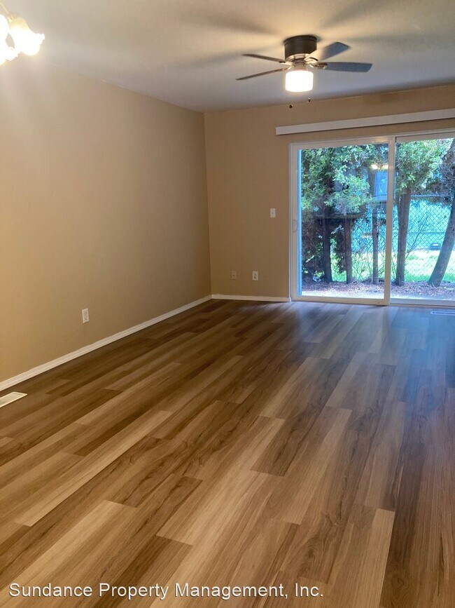 Foto del edificio - 2 br, 1.5 bath House - 3540 NE 102nd Ave.