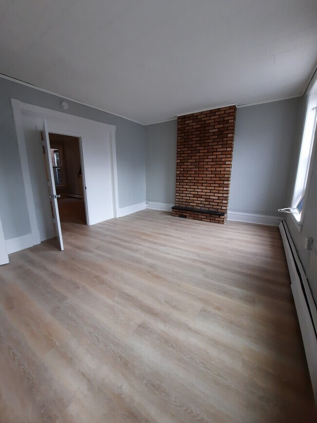 22 13th St, Watervliet, NY 12189 Townhouse for Rent in Watervliet, NY