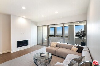 Building Photo - 735 Hauser Blvd