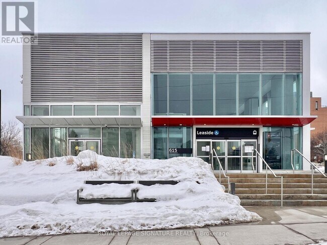 Photo du bâtiment - 1720 Bayview Ave