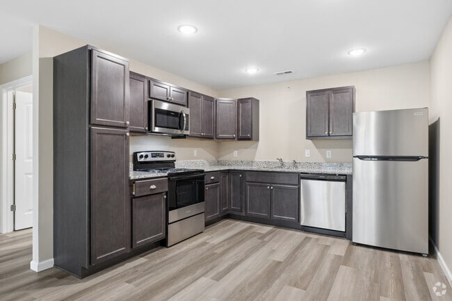 1BR, 1BA - 768SF - Kitchen - Autumn Leaf Apartment Homes