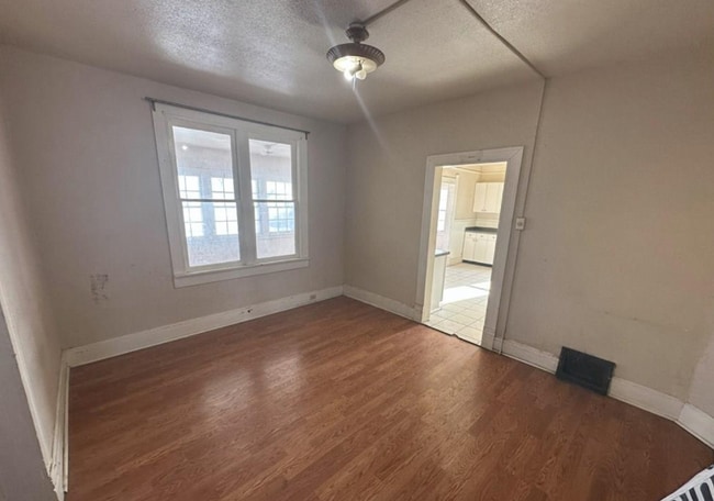 Building Photo - 808 Elm St