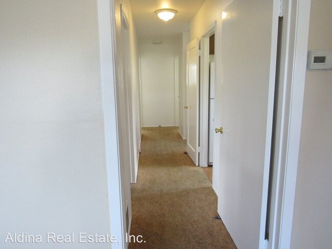 Building Photo - 3 br, 1 bath House - 741 Hill Ave.
