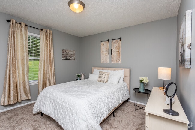 2BR, 2BA - 905 SF - The Avery at Auburn