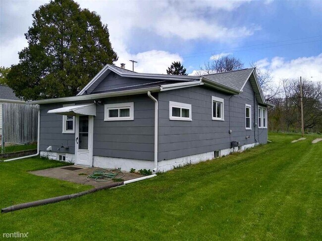 Building Photo - 3 br, 1 bath House - 1216 N Waterloo St