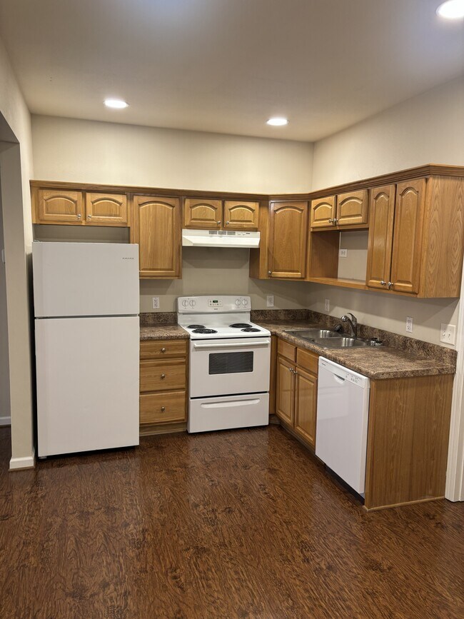 Cocina - 136 E Center Town Dr