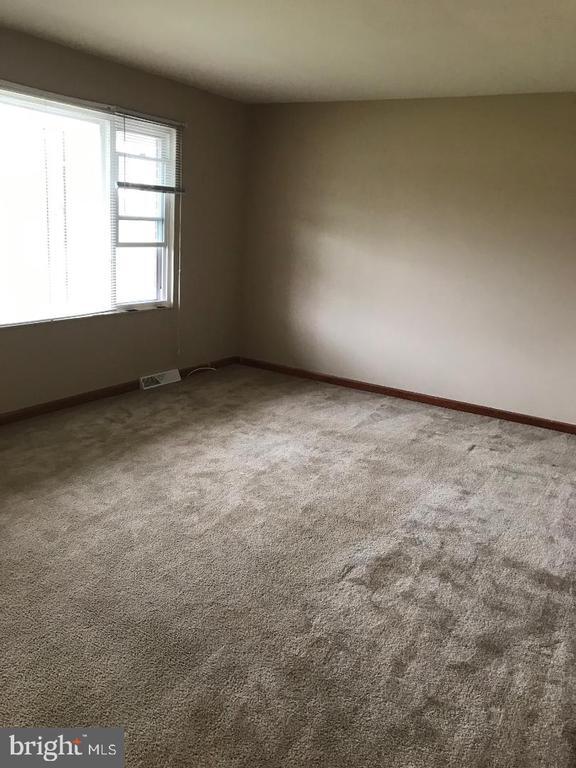 Building Photo - 1712 Sherwood Dr