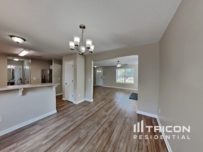 Building Photo - 3706 Glennstone Dr