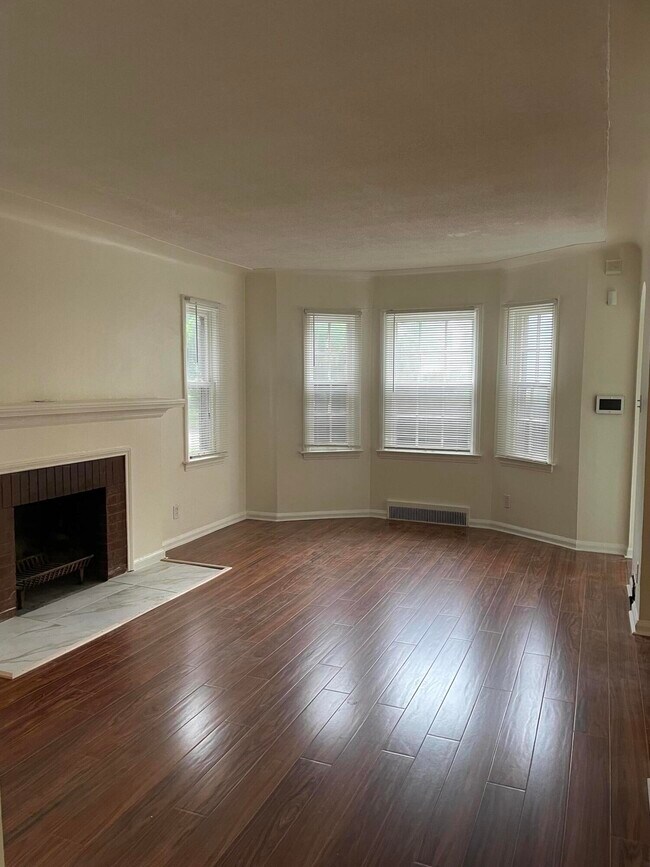 Foto del edificio - 17191 Ashton Ave