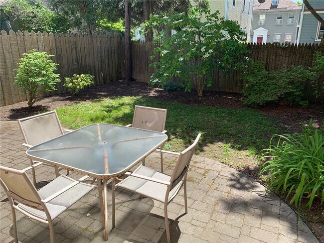 Foto del edificio - 27 Young St