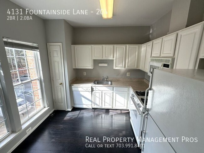 Building Photo - Qualify for a zero deposit?