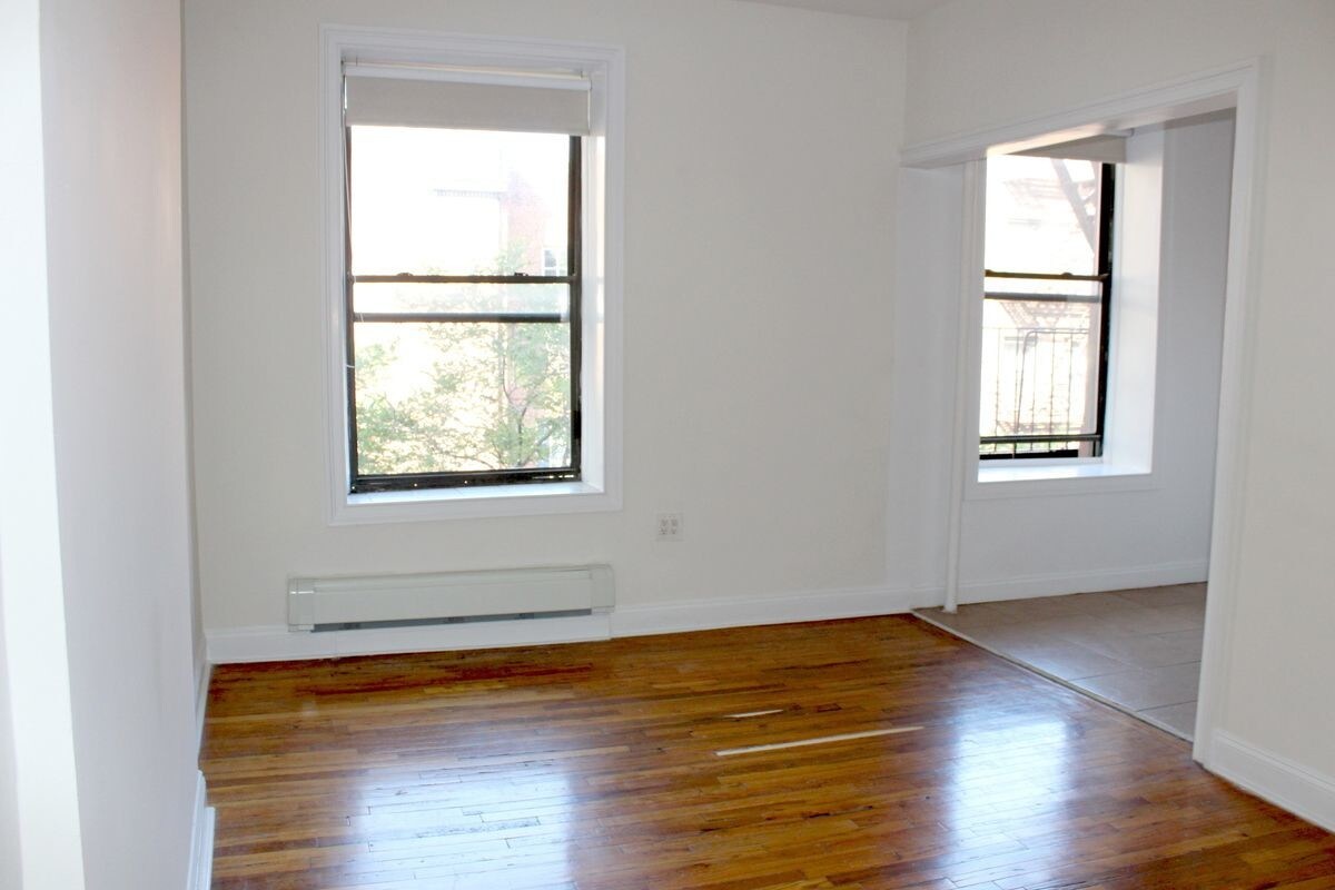 Foto principal - 216 W 104th St