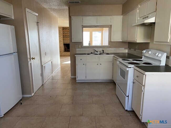 Foto del edificio - 2405 Shoemaker Dr