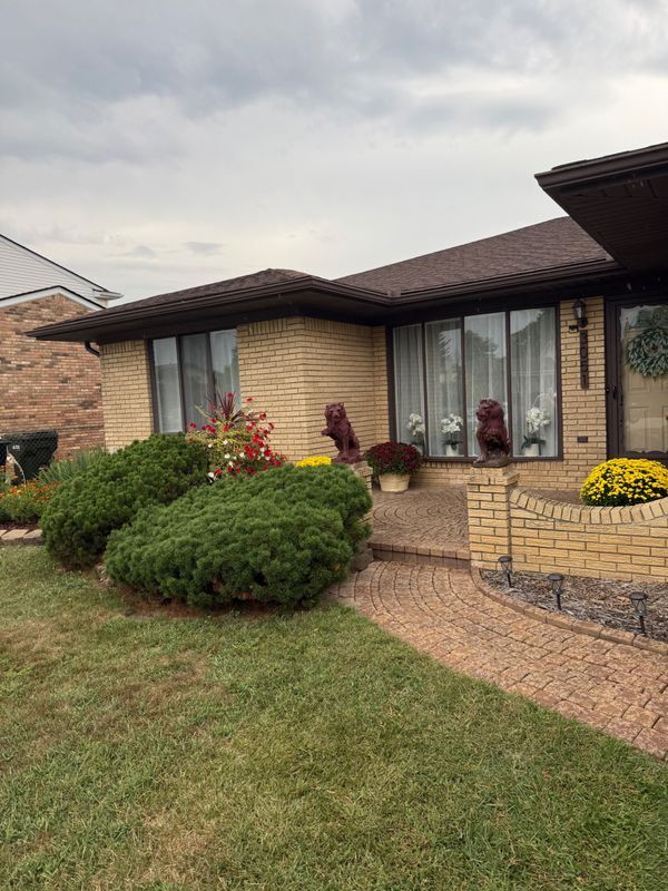 Building Photo - 3051 Donna Dr