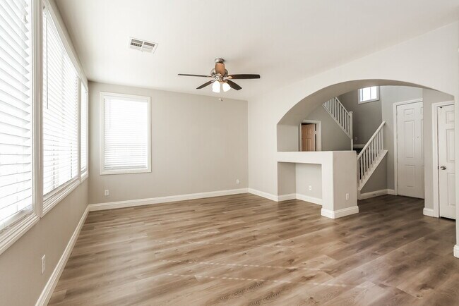 Foto del edificio - 1857 Bayhurst Ave