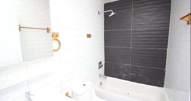 Foto del edificio - 821 Madison St