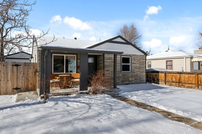 Building Photo - Gorgeous furnished 3 Bed bungalow in Berkeley!