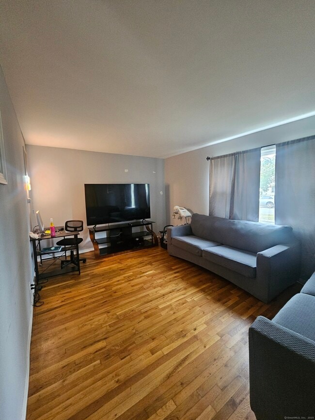 Building Photo - 258 Larkin Ct