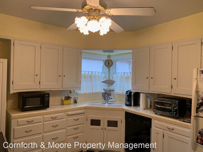Foto del edificio - 2 br, 1 bath House - 522 E Michigan