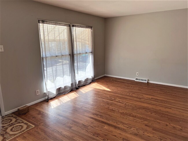 Foto del edificio - 2 Bed 1 Bath  updated home - St. Louis' "T...