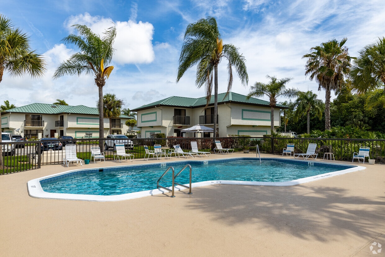 Sabal Palms Crystal Lake Apartments in Stuart, FL
