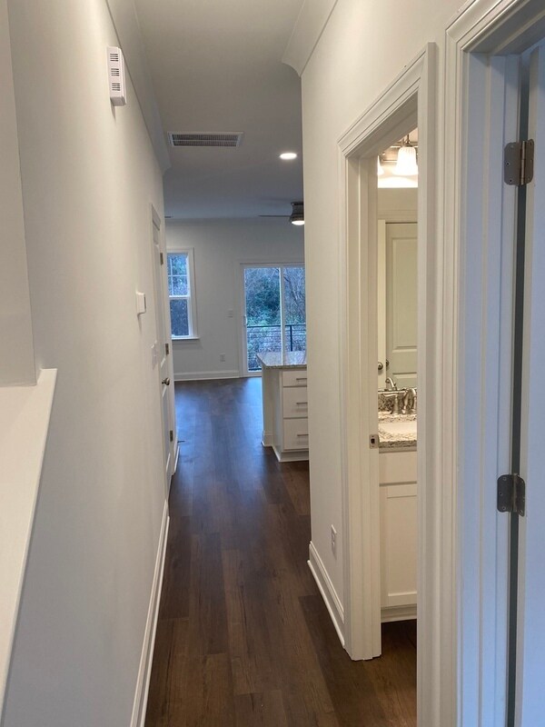 Building Photo - 5004 Belmont Ave