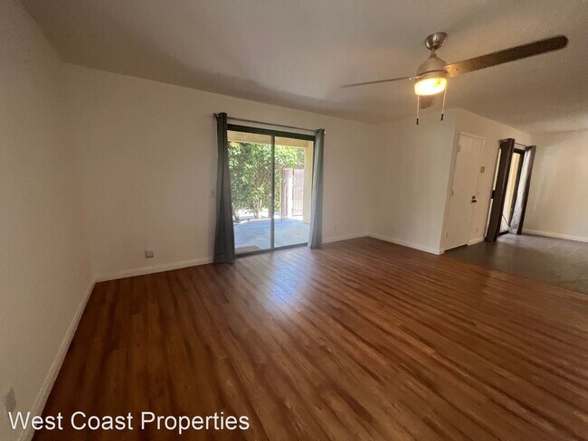 Building Photo - 2 br, 2 bath House - 200 E. Raquet Club Rd...