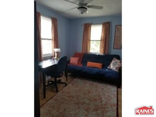 Foto del edificio - 1652 Grissom Ln