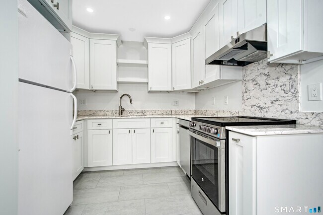 Foto del edificio - 30 Riverside Ave