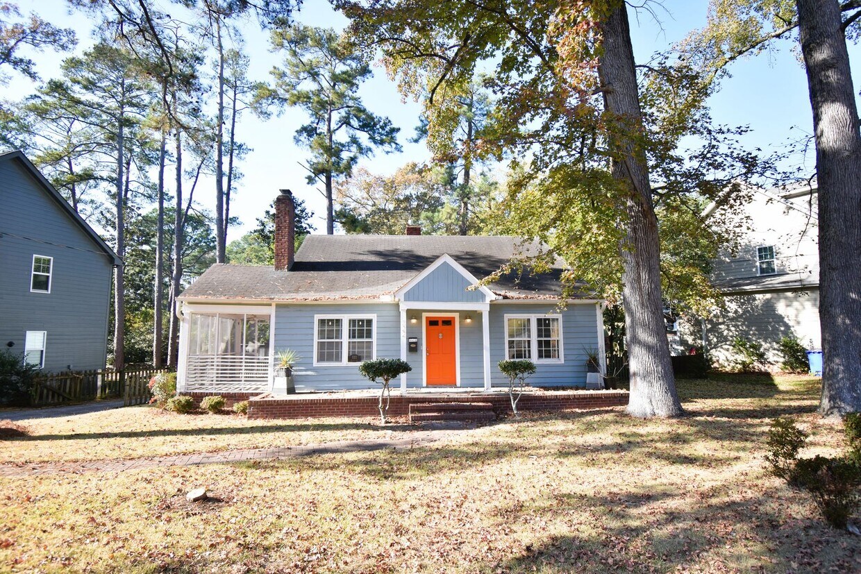 Foto principal - Coming Soon: 3 Bedroom 2 Bathroom- Near Do...