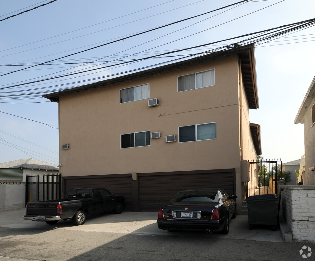 Building Photo - 5724 Via San Delarro