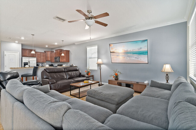 Building Photo - 1496 Moon Valley Dr