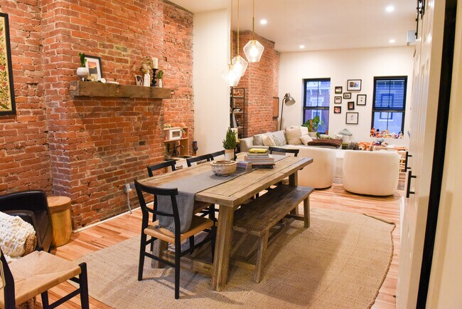 Dining Room - 2017 Forbes Ave
