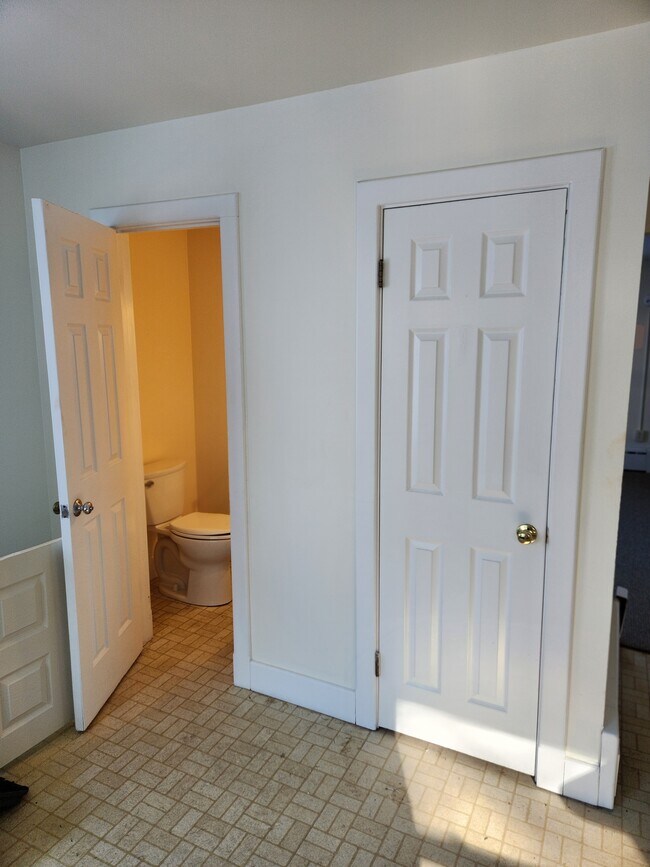 medio baño - 115 Center Rd
