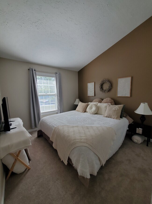 Foto del edificio - 4010 N Lakeside Dr